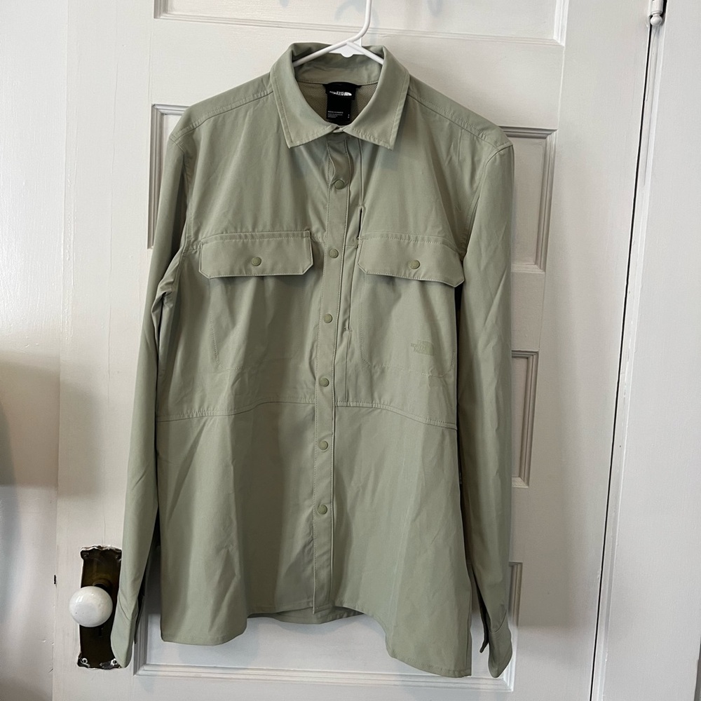 NWOT North Face Sniktau Long Sleeve Green Sun Hiking Shirt